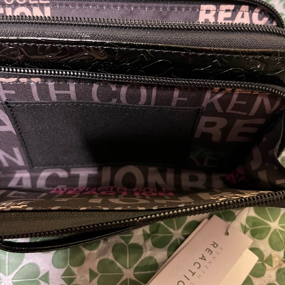 New Keneth Cole Double Pouched Wristlet in Pristine Condition! - Picture 8 of 15